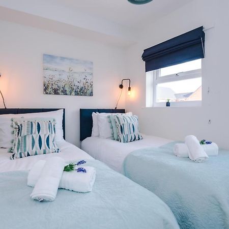Bright 2-Bed Cottage In Chester By 53 Degrees Property, Ideal For Couples & Small Groups, City Centre - Sleeps 6 מראה חיצוני תמונה