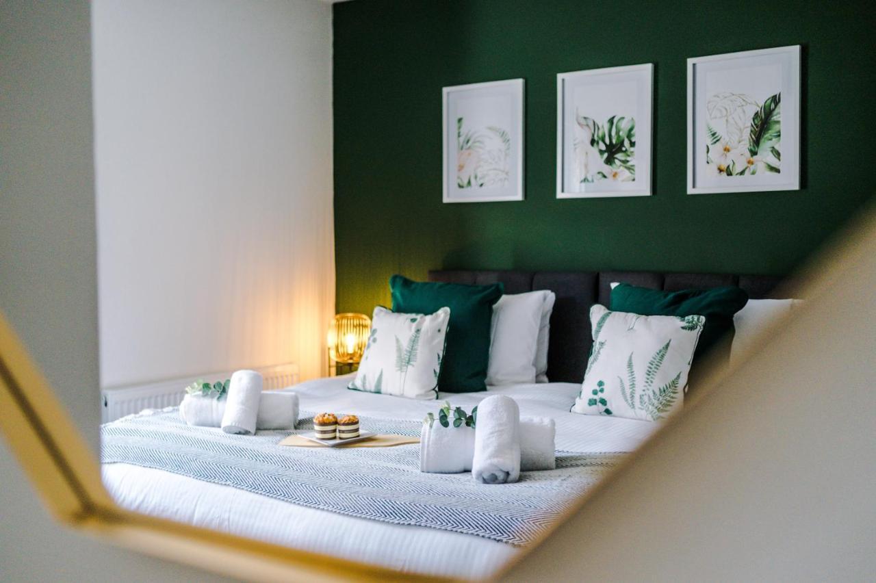 Bright 2-Bed Cottage In Chester By 53 Degrees Property, Ideal For Couples & Small Groups, City Centre - Sleeps 6 מראה חיצוני תמונה